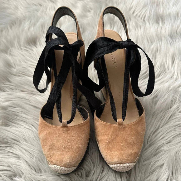 GUCCI Suede Wedge Wrap Espadrilles in Tan and Black Size 7 - Picture 2 of 11